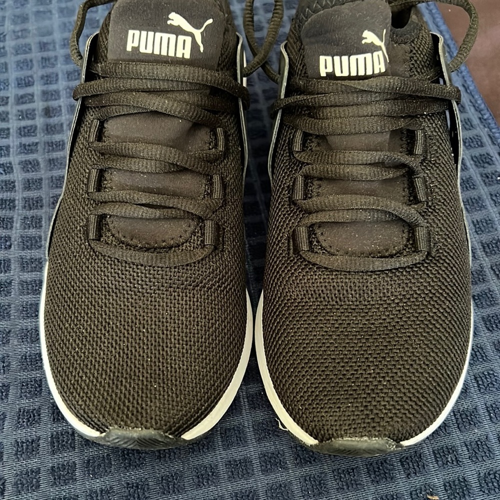 Womens soft foam puma’s